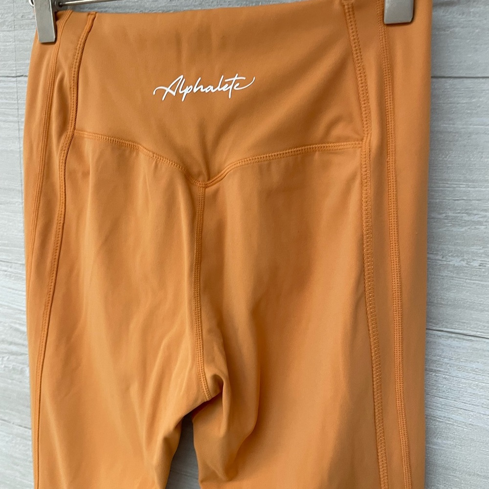| Alphalete | amplify leggings. Size M. - Picture 5 of 9